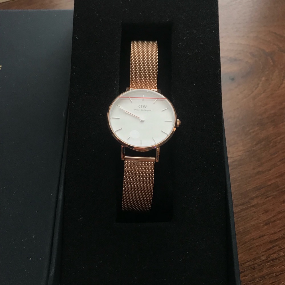 Daniel Wellington Petite Melrose 28mm Gold - Picture 2 of 7
